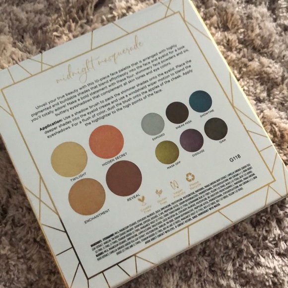 Brand new unopened PUR midnight masquerade palette - Picture 2 of 2